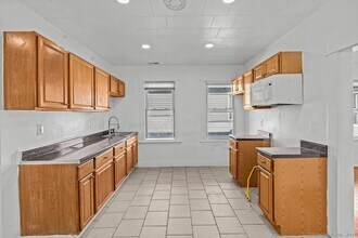 Building Photo - 56 Blake St