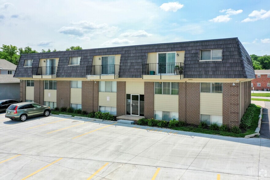 Building Photo - 78th Place