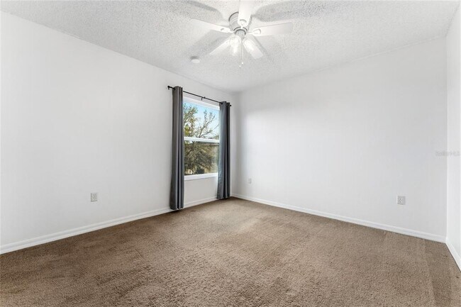 Building Photo - 637 Bittern Ct