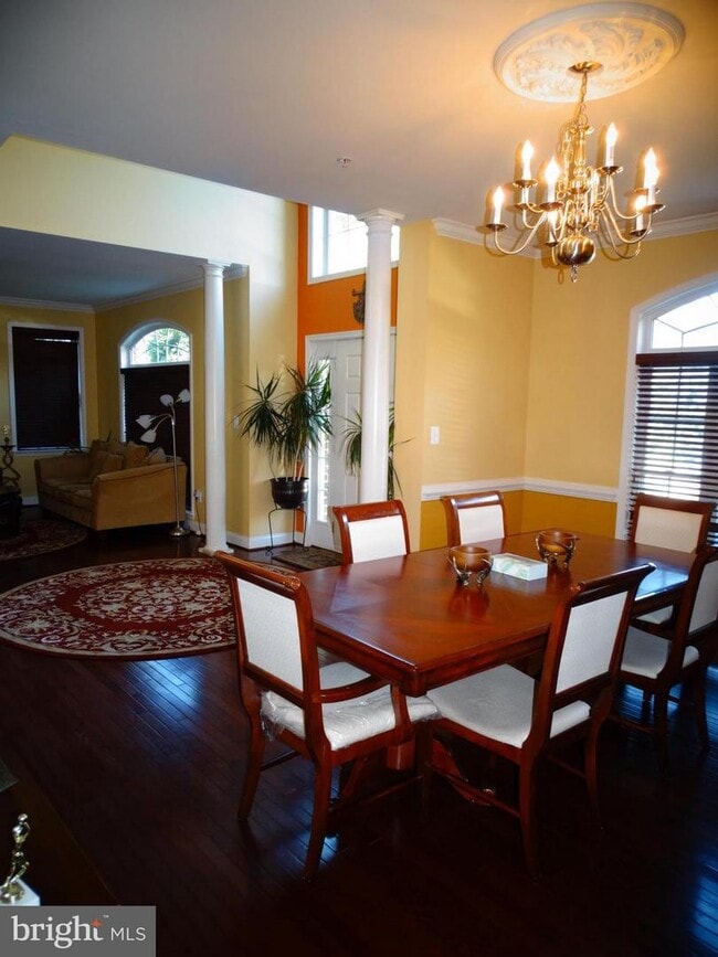 Building Photo - 6453 Swimmer Row Way