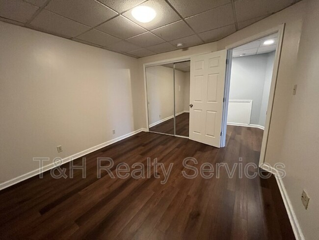 Building Photo - 6827 Antelope Dr
