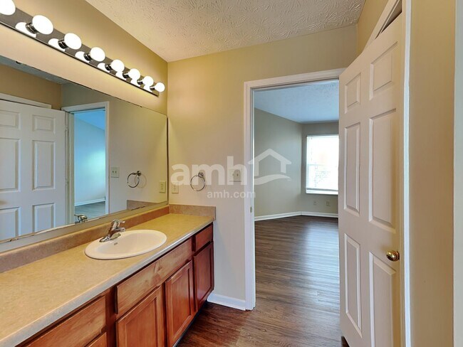 Building Photo - 12473 Steelers Blvd