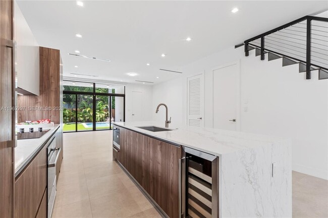 Building Photo - 3047 Elizabeth St