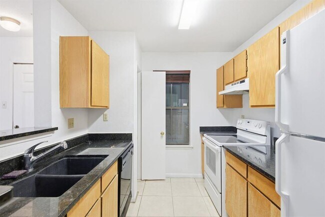 Building Photo - 4500 E Oltorf St