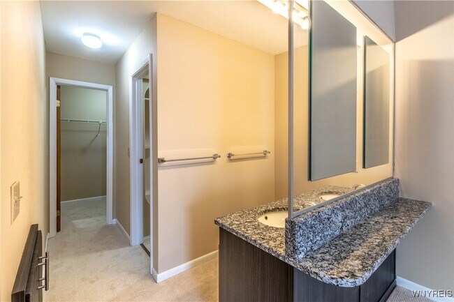 Building Photo - 1105 Youngs Rd