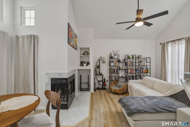 Building Photo - 299 Carriage Crossing Ln