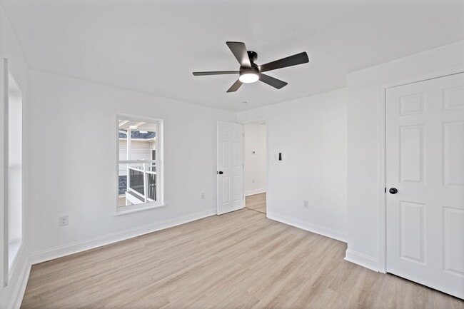 Building Photo - Newly Renovated 4-Bedroom, 2-Bath Home wit...
