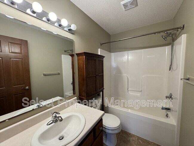 Building Photo - 1808 Noble Kinsmen Pl