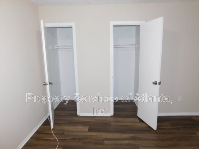 Building Photo - 1775 Petite Ln