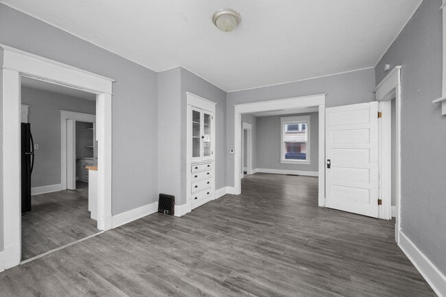 Building Photo - 1321 W 13th St