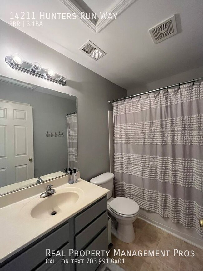 Building Photo - 14211 Hunters Run Way