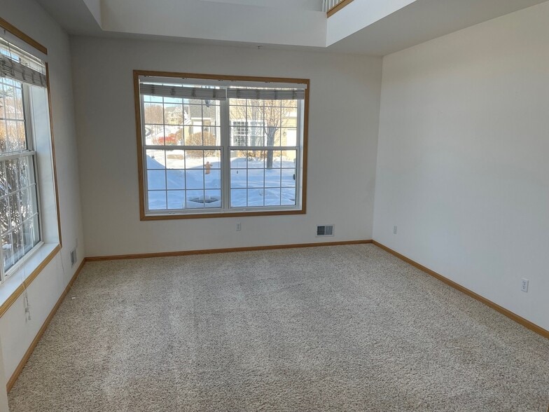 Building Photo - 13925 52nd Ave N