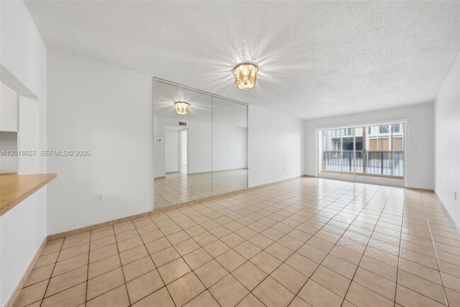 Building Photo - 305 W 68th St