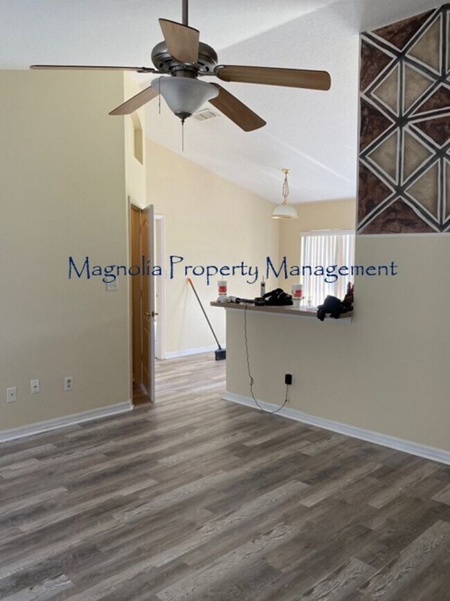 Building Photo - 3/2 SFH in Sleepy Hollow/Leesburg