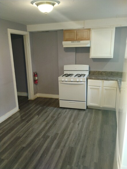 Building Photo - 251-255 Villa St