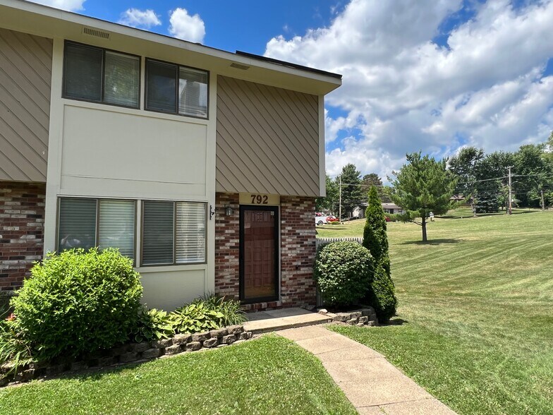 Primary Photo - 792 Wheatland Cir