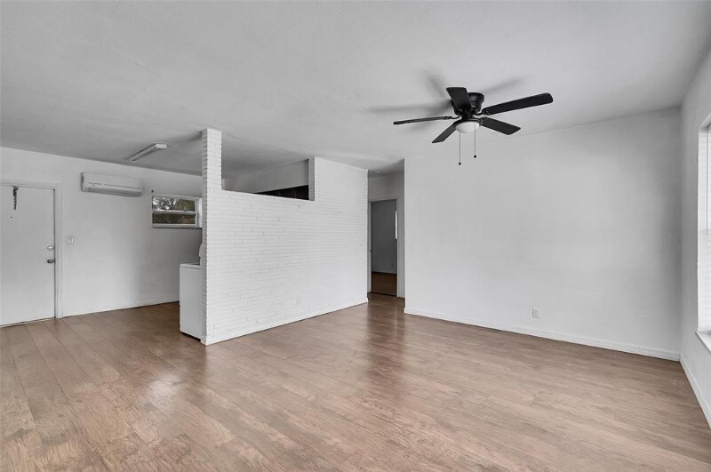 Building Photo - 2403 SW 8th St