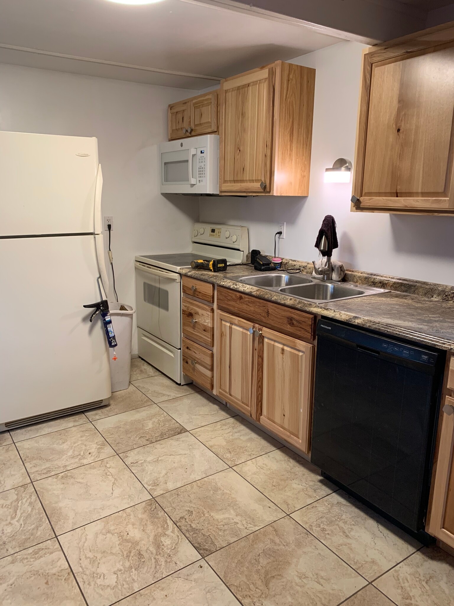Building Photo - 270 N Ocotillo Dr
