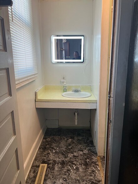 Building Photo - 2126 N 15th St