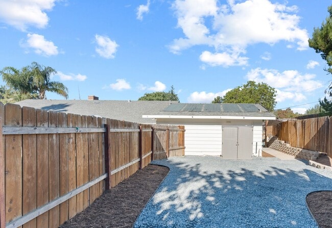 Building Photo - 910 Deador Rd