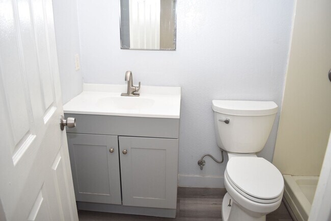 Building Photo - Charming 2-Story, 4 Bd 3 Ba Unit Near Downtown San Diego – 92113