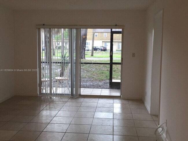 Building Photo - 8060 N Colony Cir