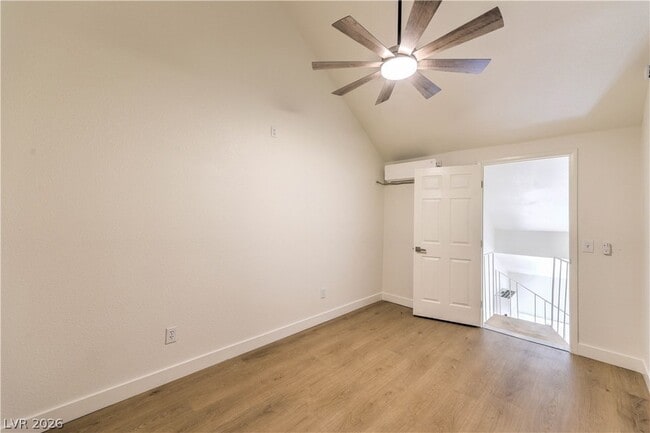 Building Photo - 460 Elm Dr