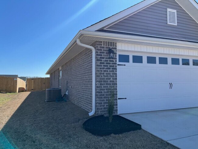 Building Photo - MADISON City Schools! MOVE IN READY NEW 4BR