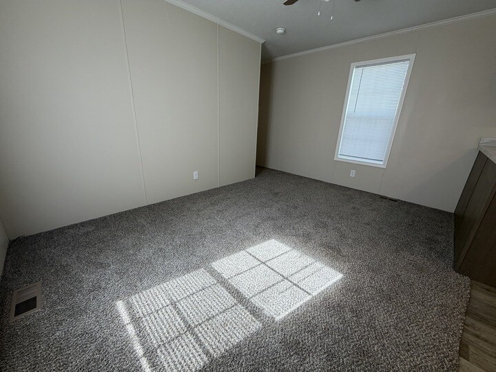 Building Photo - 15974 Villaire Ave