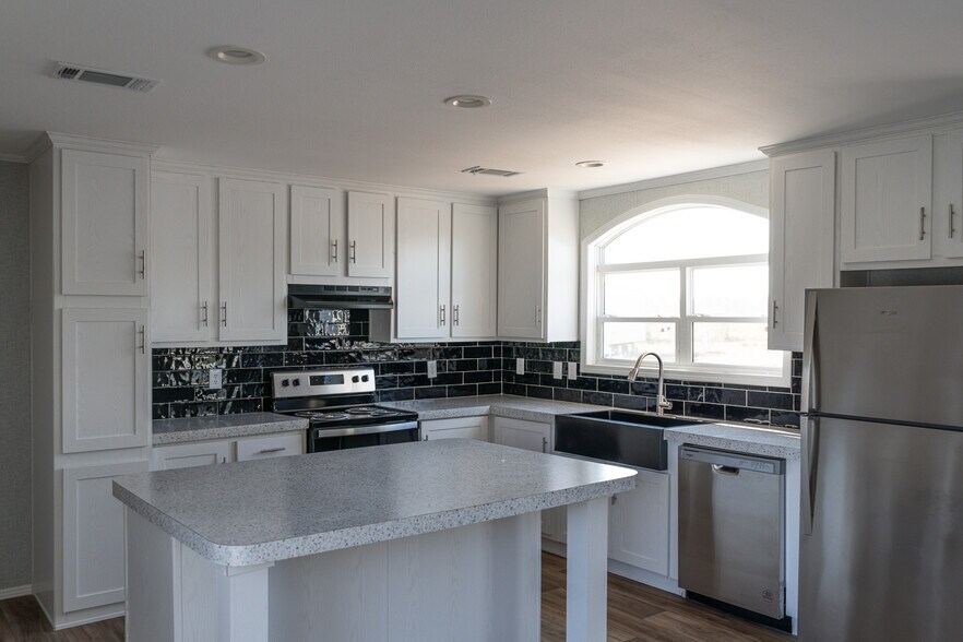 Building Photo - 128 Ponderosa Way