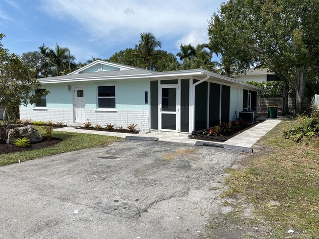 Building Photo - 1751 Smugglers Cove