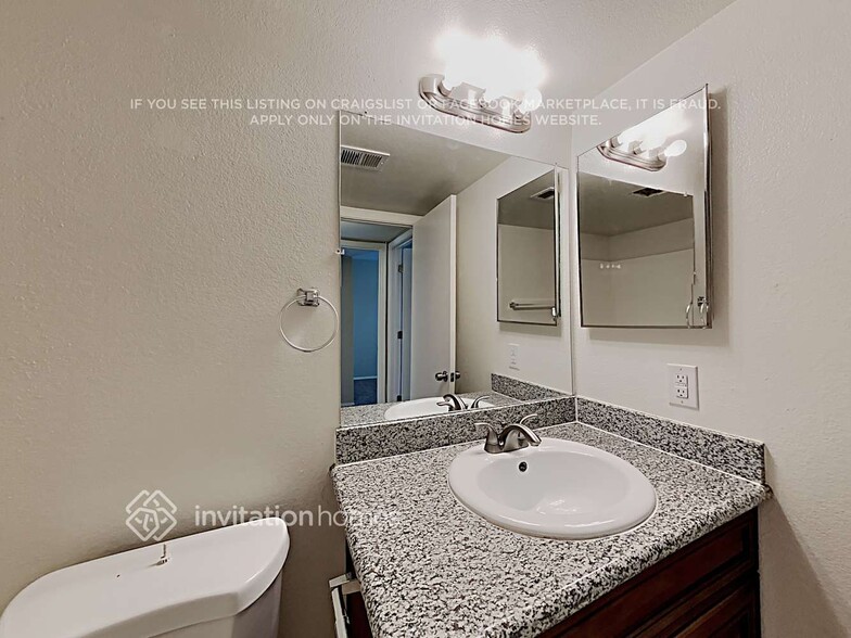 Building Photo - 4002 N 88th Ave