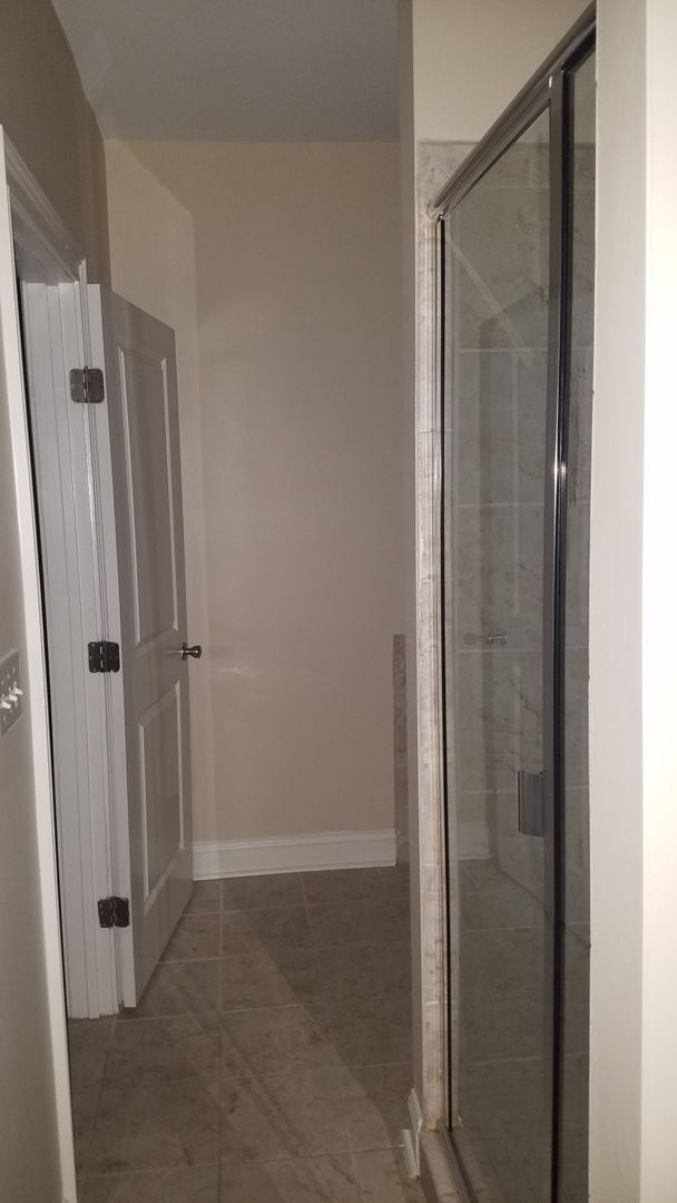 Building Photo - DOWNTOWN LIVING! BEAUTIFUL 3 Bed 2 full 2 ...