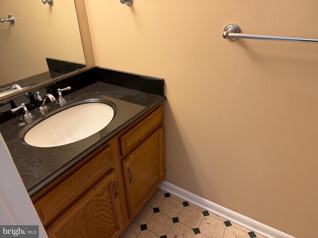 Building Photo - 34 Woodbrook Dr