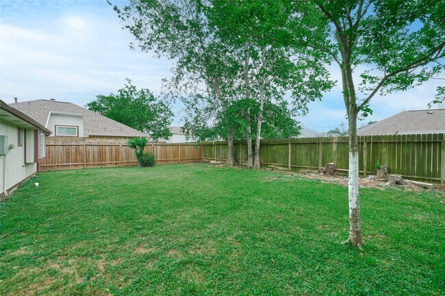 Building Photo - 12307 White River Dr