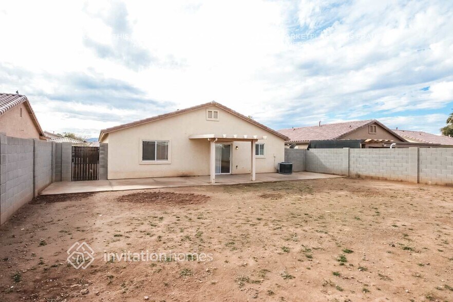 Building Photo - 7226 W Hess Ave