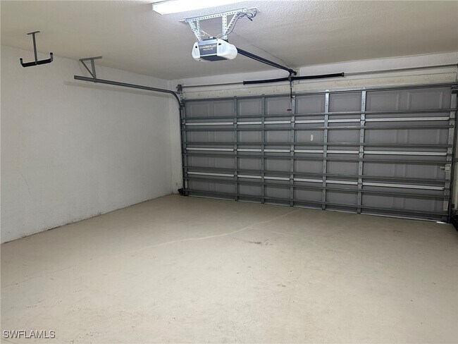 Building Photo - 1334 NW 15th Pl