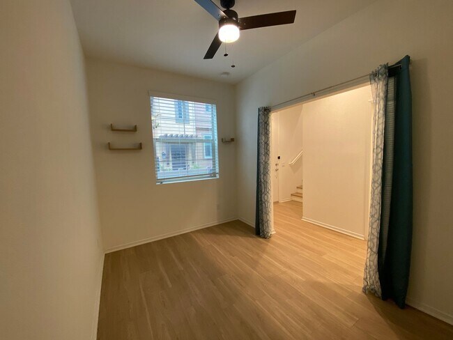 Building Photo - 3 bed, 3.5bath wihtin The Pacific Ridge Community in Oceanside