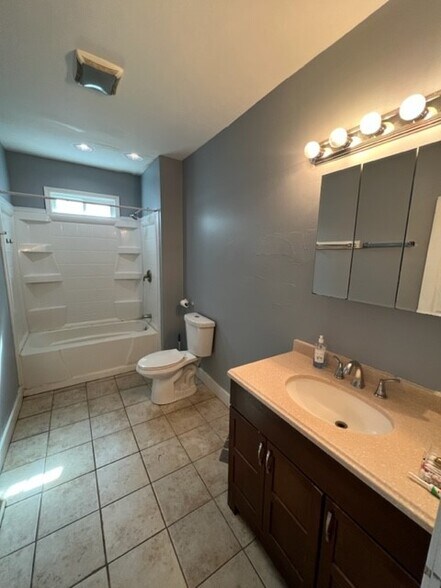 Building Photo - 301 Lexington Ave