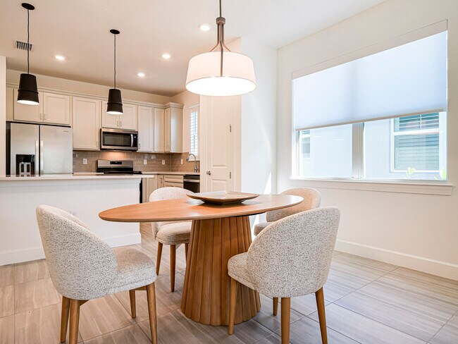 Building Photo - 1447 Harper Wy