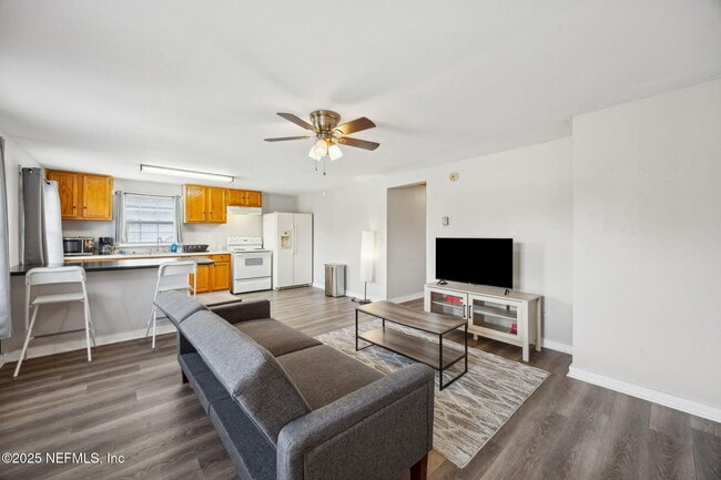 Building Photo - 5342 Kingsbury St