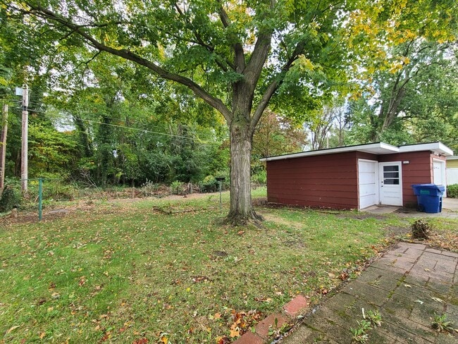 Building Photo - Newly Updated 3-Bedroom, 1-Bathroom Home in Benton Harbor