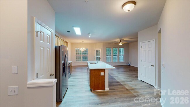 Building Photo - 14648 Via Sorrento Dr