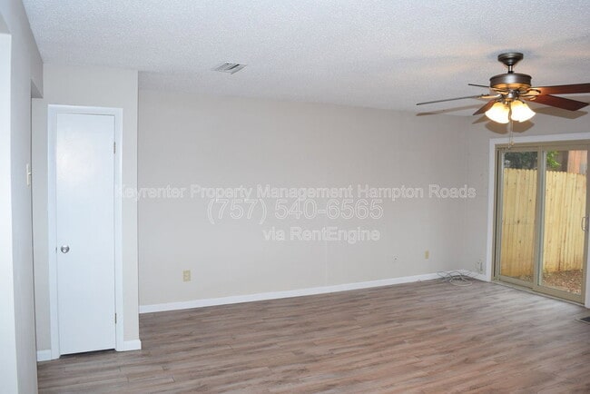 Building Photo - 1412 Woodscape Ln