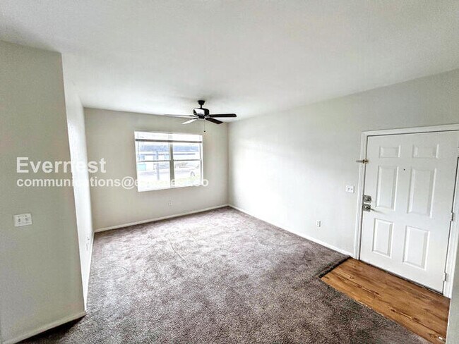 Building Photo - 6955 N Durango Dr