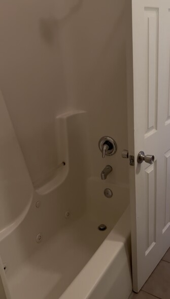 Building Photo - 2306 Sidney St