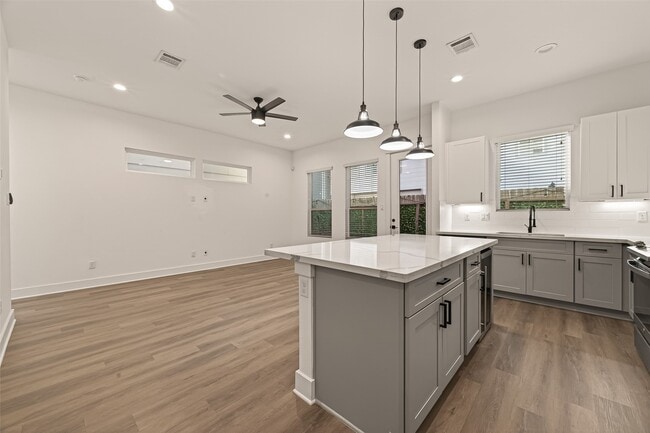 Building Photo - 7707 Johanna Pk Dr