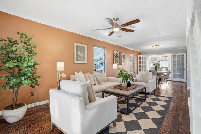 Building Photo - 818 Cedar Rd