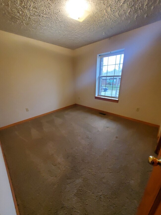 Building Photo - 601 Cypress Ave
