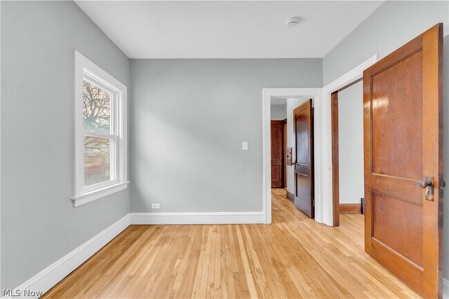 Building Photo - 4388 W 47th St